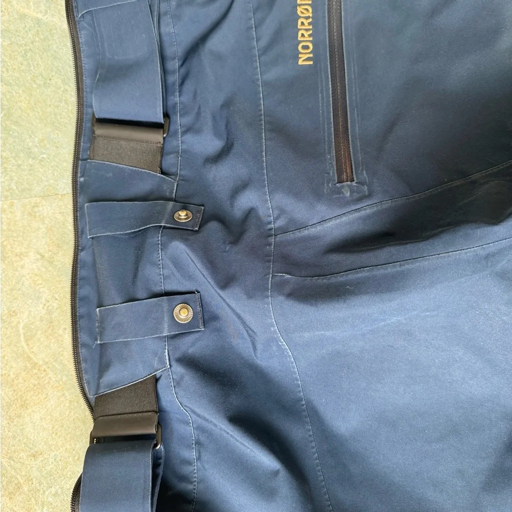 Norrona Lofoten Insulated Gore-Tex Ski Pants - Picture 7 of 9